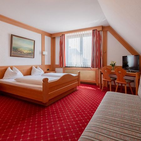 Gasthof & Hotel Goldene Krone 伊普霍芬 外观 照片