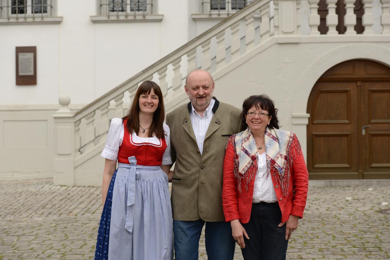 Gasthof & Hotel Goldene Krone 伊普霍芬 外观 照片