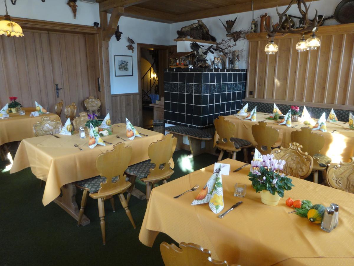 Gasthof & Hotel Goldene Krone 伊普霍芬 外观 照片