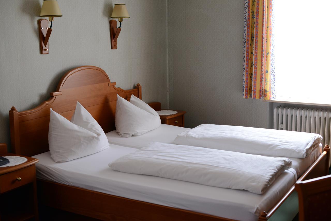 Gasthof & Hotel Goldene Krone 伊普霍芬 外观 照片