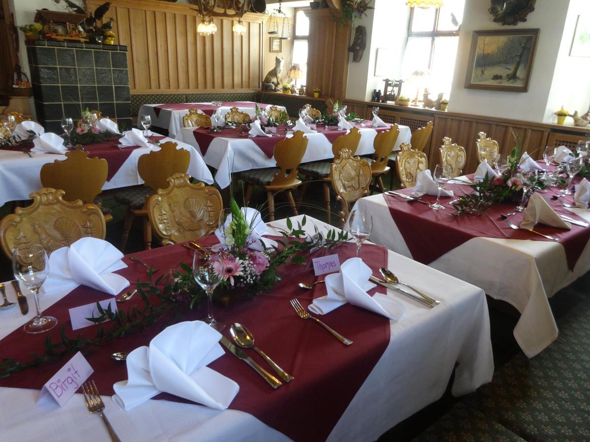 Gasthof & Hotel Goldene Krone 伊普霍芬 外观 照片