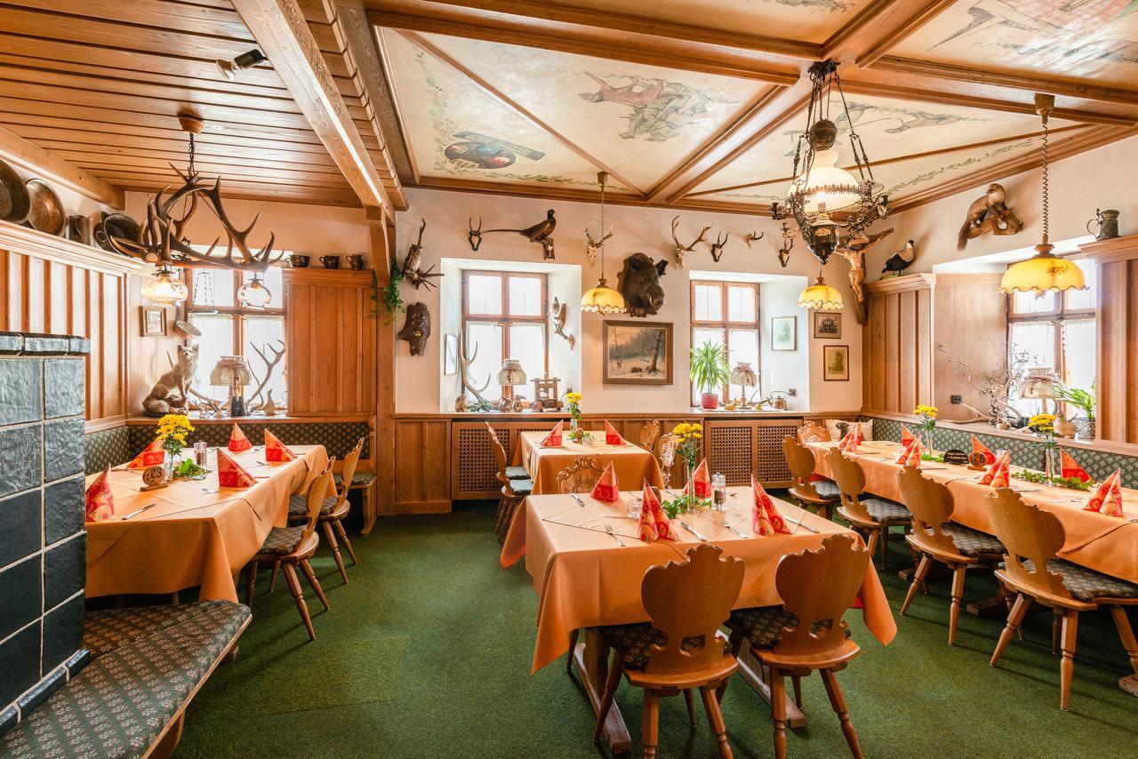 Gasthof & Hotel Goldene Krone 伊普霍芬 外观 照片